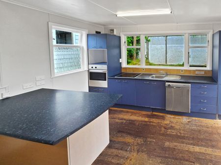 4-Bedroom Home in Johnsonville - Photo 5