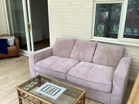 3 Bed Semi-Detached House, St. Andrews Close, LU1 - Photo 1