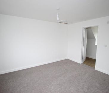 2 bedroom semi-detached house to rent - Photo 2