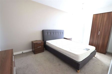 Fully Furnished Three Double Bedroom, Two Bathroom dual aspect apartment on the 6th floor of One Regent with an allocated parking space included. DO NOT MISS OUT! - Photo 3