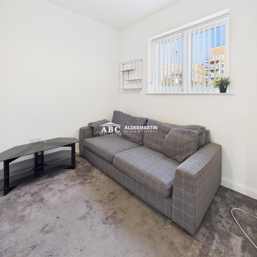 Edgecumbe Avenue, NW9 4AT, London - Photo 1