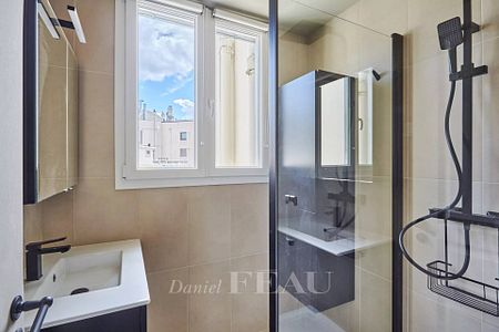 Location appartement, Paris 7ème (75007), 4 pièces, 106.52 m², ref 84697810 - Photo 2