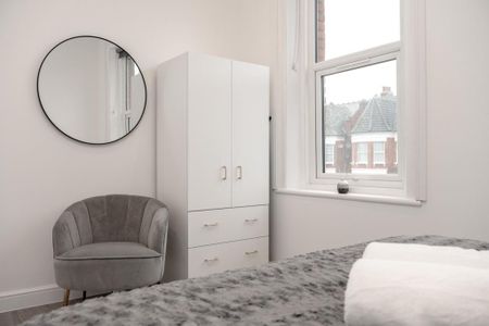 3 bedroom apartment to rent - Photo 5