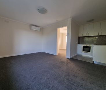 Conveniently Located One-Bedroom Flat in Mentone - Photo 6