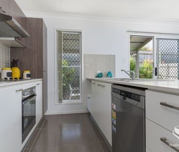 3 Bedroom Townhouse - Photo 2