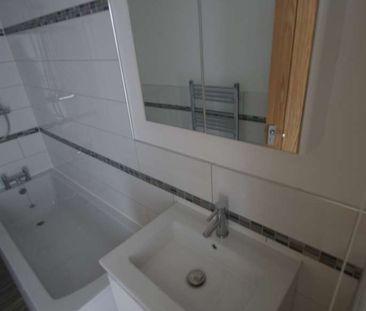 Pall Mall, Leigh On Sea - Photo 1