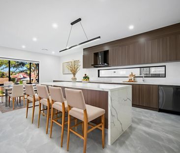 STUNNING BRAND-NEW 5-BEDROOM FAMILY RESIDENCE - Photo 2