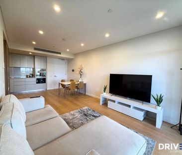 Chic 1-Bedroom Riverside Apartment! - Photo 2