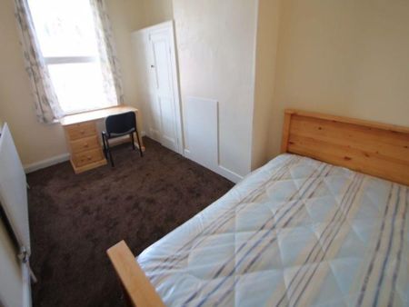 5 bedroom house to rent - Photo 2