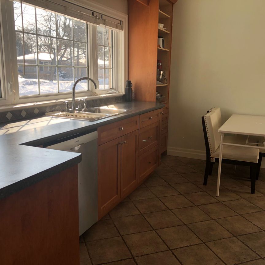 For Lease - 5433 SPRUCE Avenue, Burlington, Ontario - Photo 1