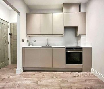 Cresset Court, High Street, Maidenhead, Berkshire, SL6 - Photo 4