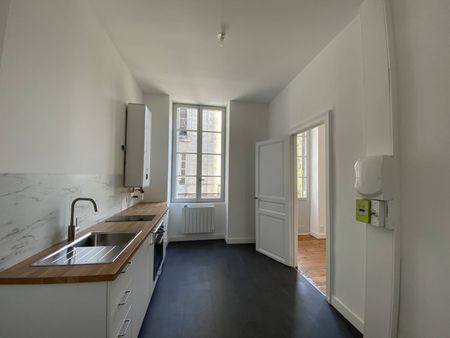 A LOUER APPARTEMENT T2 BORDEAUX - SAINT PIERRE - Photo 3