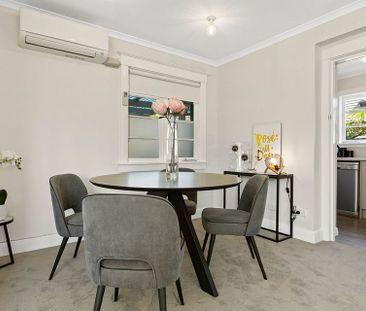 Historic Art Deco Apartment - Photo 5