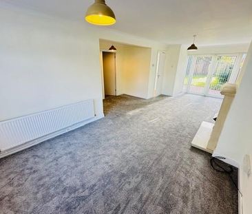 3 bedroom semi-detached house to rent - Photo 6
