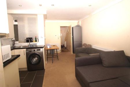 1 bedroom flat to rent - Photo 2