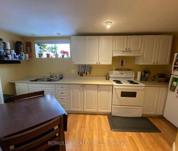 Semi-Detached Home For Lease | W8141200 - Photo 2