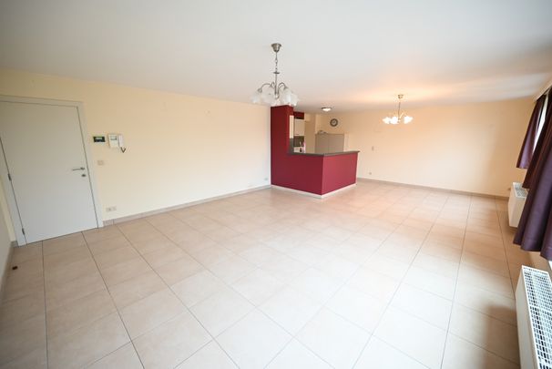 RUIM (119m²) & VERZORGD 3-slaapkamer appartement met TERRAS - Photo 1