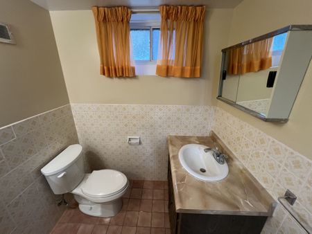 For Lease - 9 Dewlane Drive, Toronto, Ontario - Photo 3