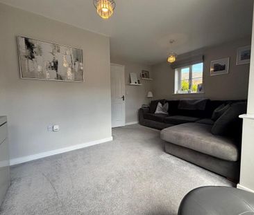 3 bedroom semi-detached house to rent - Photo 2