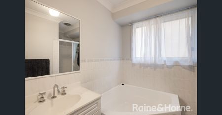 Well-Presented 3-Bedroom Home in a Prime, Convenient Location - Photo 5