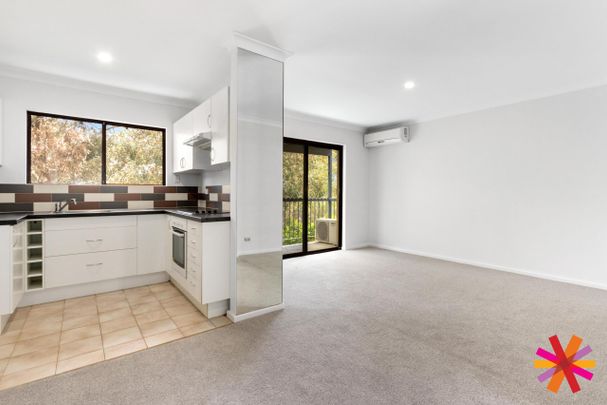 LOVELY CENTRAL 2 BEDROOM 1 BATHROOM RIVERSIDE APARTMENT - Photo 1