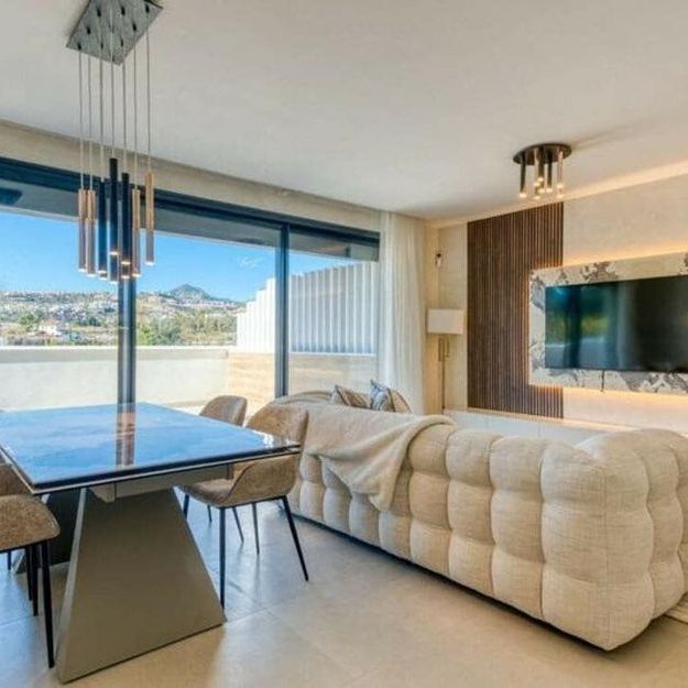 Alquiler de chalet adosado en Calle Ágata - Photo 1