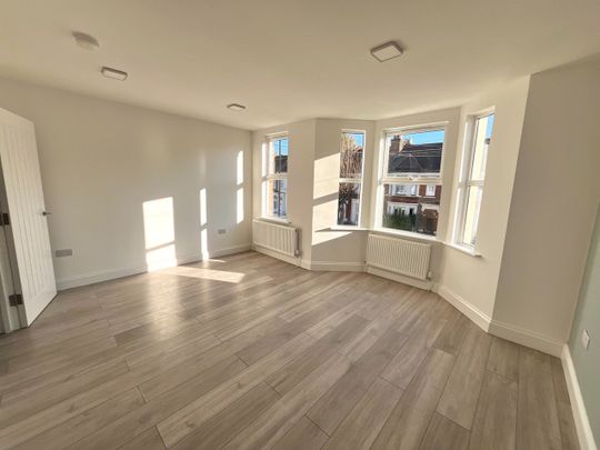 3 Bed Flat, Hartley Road, CR0 - Photo 1