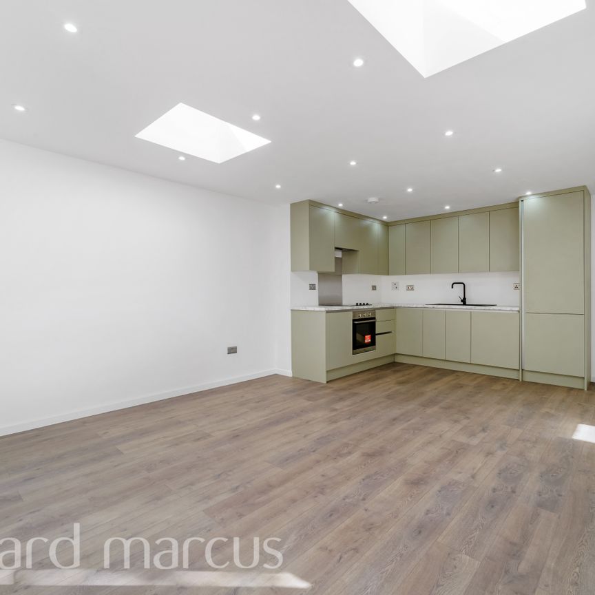 Hounslow Road, Feltham, Hanworth - Photo 1