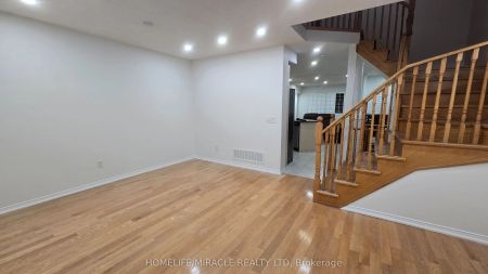 555 Garden Walk #Upper - Photo 3