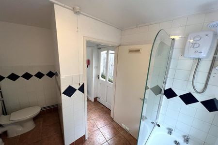 4 bedroom terraced house to rent - Photo 5