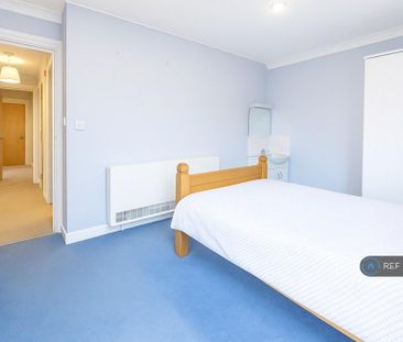 1 bedroom in a house share to rent - Photo 3