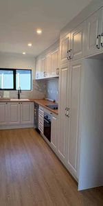 Brand New Stylish 3-Bed, 3-Bath - Photo 3