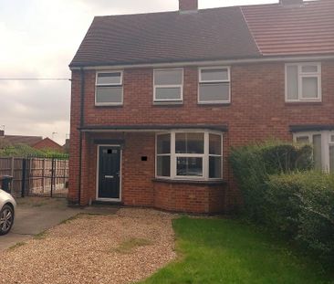 3 bedroom semi-detached house to rent - Photo 2