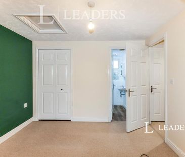 3 bedroom semi-detached house to rent - Photo 3