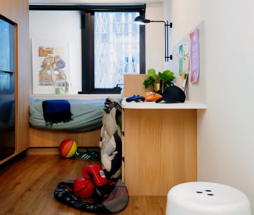 Signature Studio Apartment Corner View - Photo 3