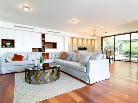 Location Maison 8 pièces 223m² CANNES 06400 - Photo 1