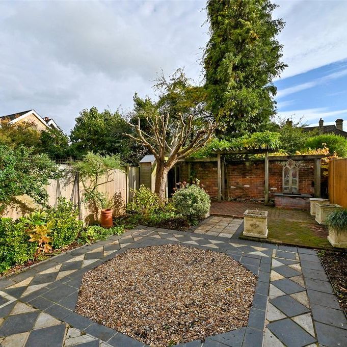 3 bedroom semi-detached house to rent - Photo 1