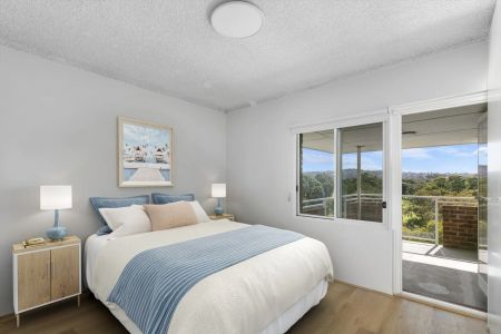 Sunny And Bright One Bedder with Fabulous Golf Course Views - Photo 2