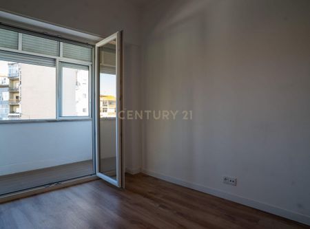 Sacavém e Prior Velho, Lisbon - Photo 2