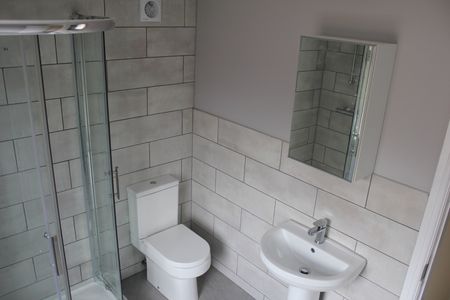 6 Bed Terraced House, Balmoral Road, M14 - Photo 5