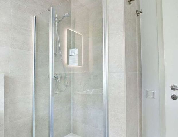 Alles Neu! Moderne 2-Zimmerwohnung mit Balkon,DSL und Stellplatz - Photo 1