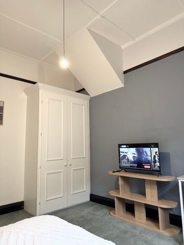 Surrey Hills - Photo 2