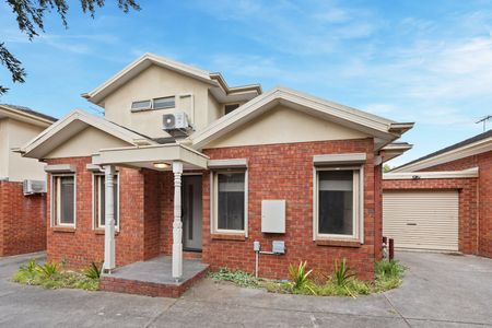 2/12 Emerald Street, Essendon West VIC 3040 - Photo 5