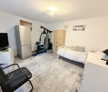 3 bedroom terraced house to rent - Photo 5