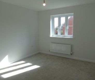 3 bedroom detached house to rent - Photo 3