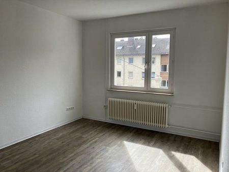 Perfekt! Gut geschnittene 3-Zimmer-Wohnung sucht Mieter - Foto 3