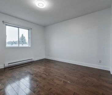 351 Rue Corbin, Laval (Sainte-Rose), QC H7L - Photo 2