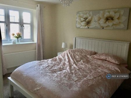 3 bedroom detached house to rent - Photo 3