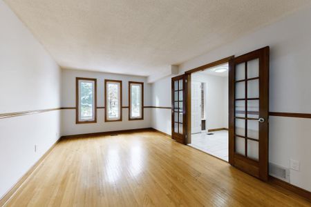 For Lease - 327a Beechgrove Drive, Toronto, Ontario - Photo 4