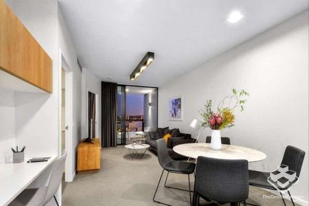 Best location in South Brisbane with City & River Views - Photo 2